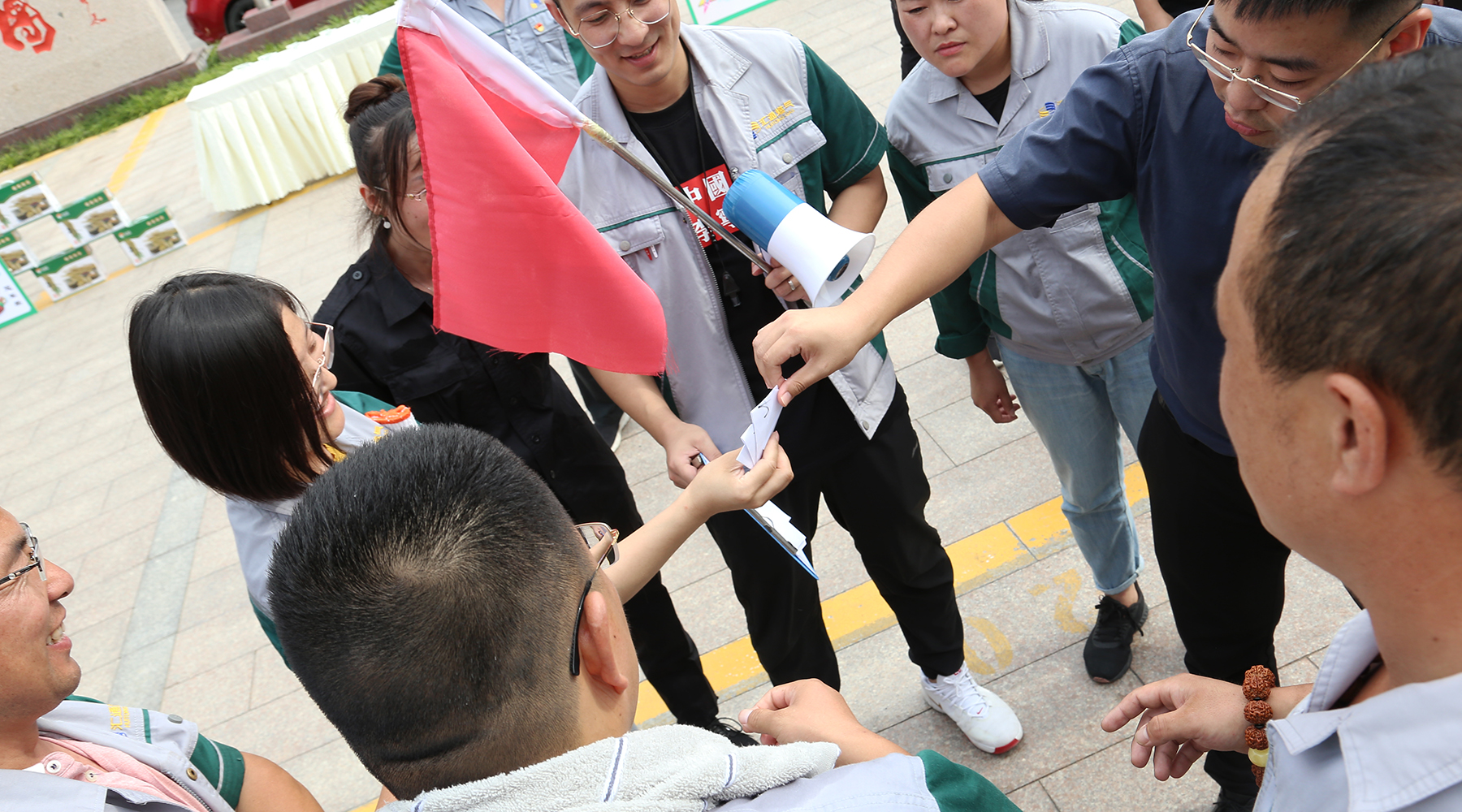 5f14f13f5dbaf.jpg 拔河2.jpg